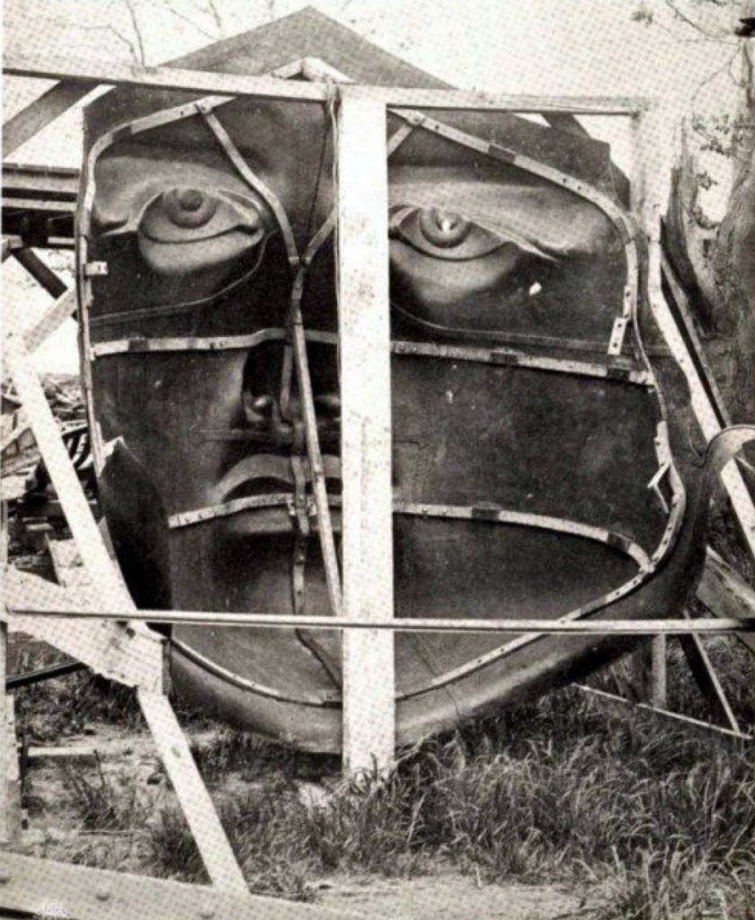 unboxing_the_statue_of_liberty_3